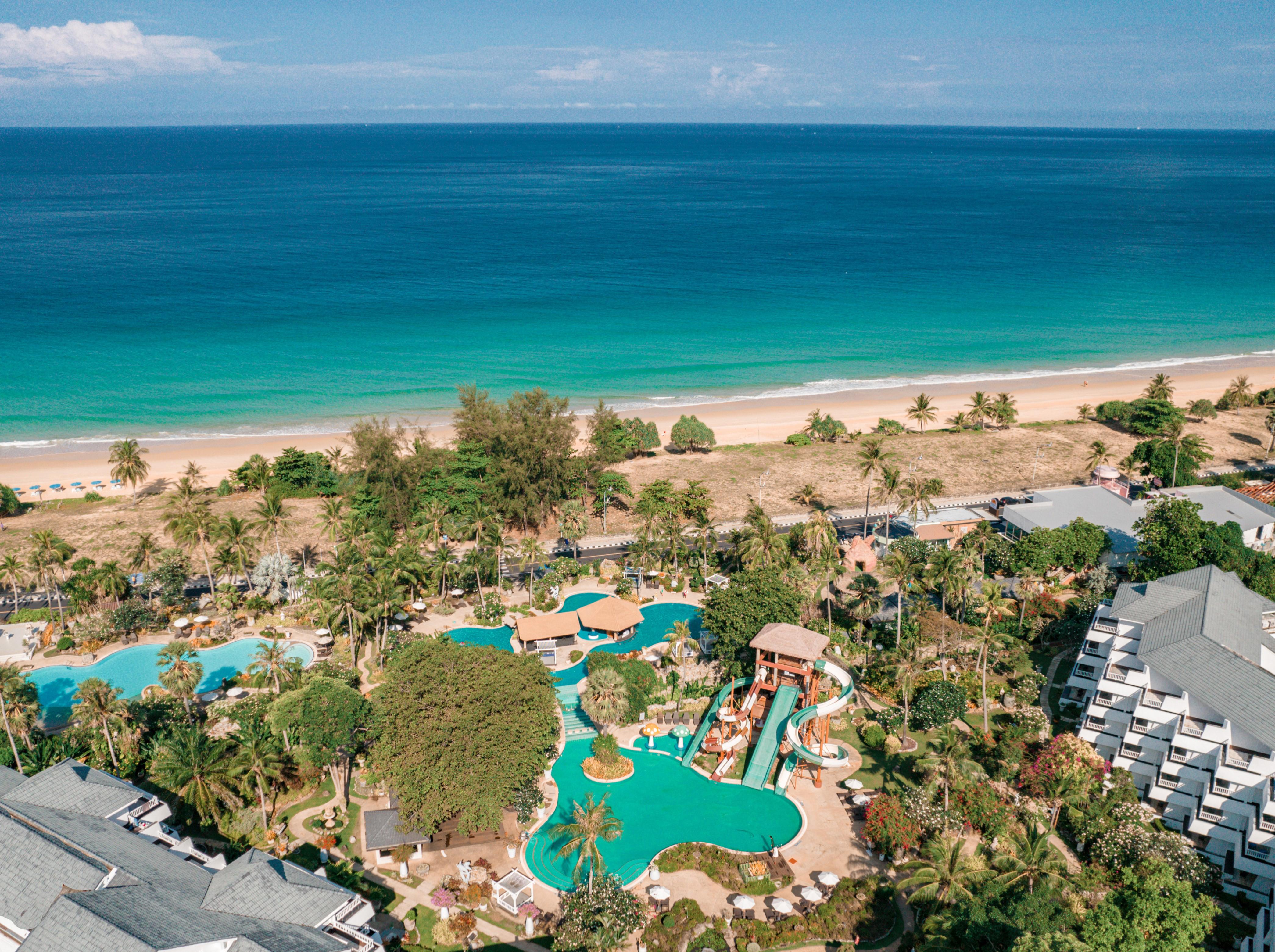 Thavorn Palm Beach Resort Phuket Karon Esterno foto The beach at the Sheraton Club Resort