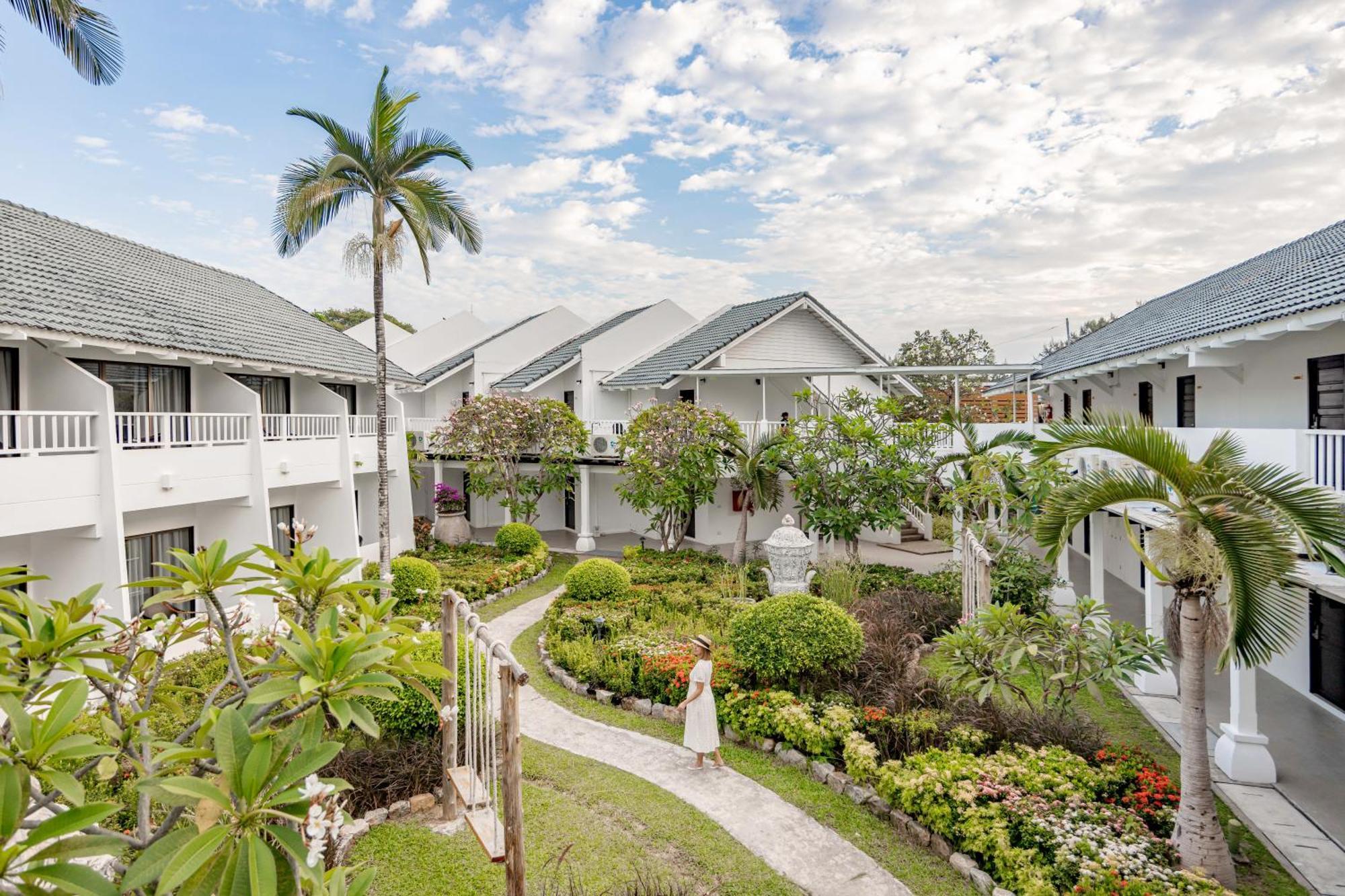 Thavorn Palm Beach Resort Phuket Karon Esterno foto The Villas at Paradise Cove