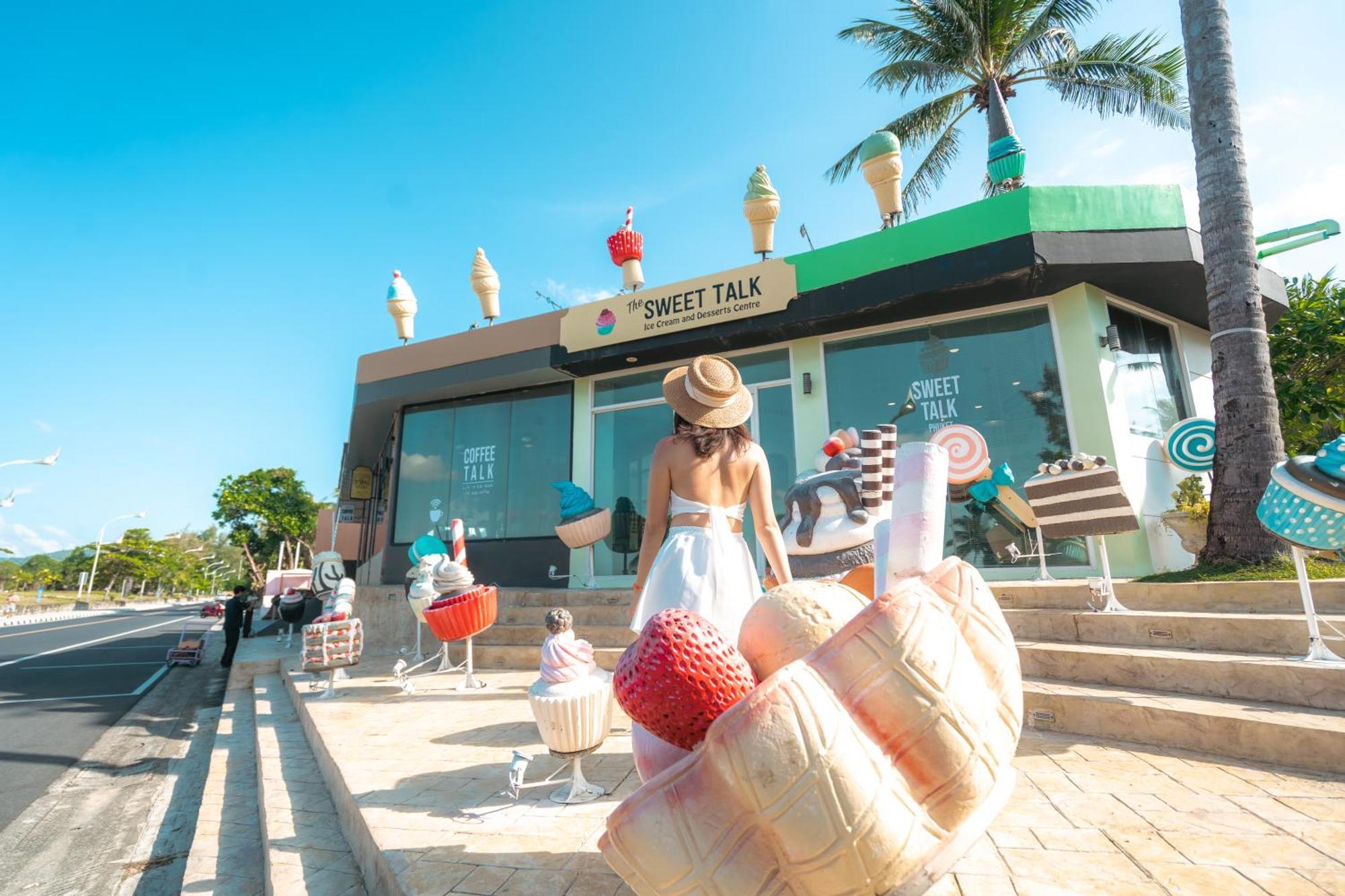 Thavorn Palm Beach Resort Phuket Karon Esterno foto Sweet Talk