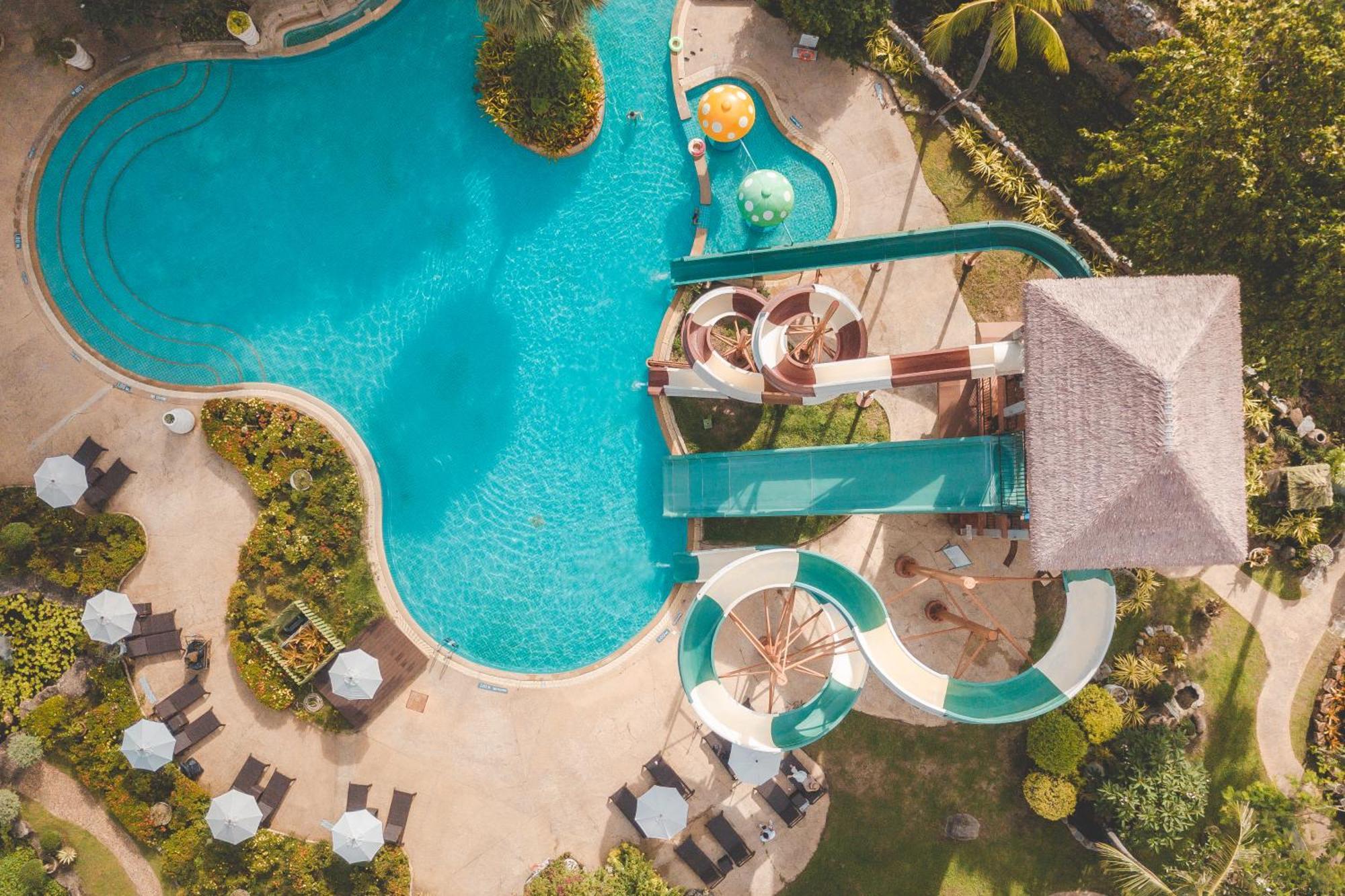 Thavorn Palm Beach Resort Phuket Karon Esterno foto Aerial view of the water park
