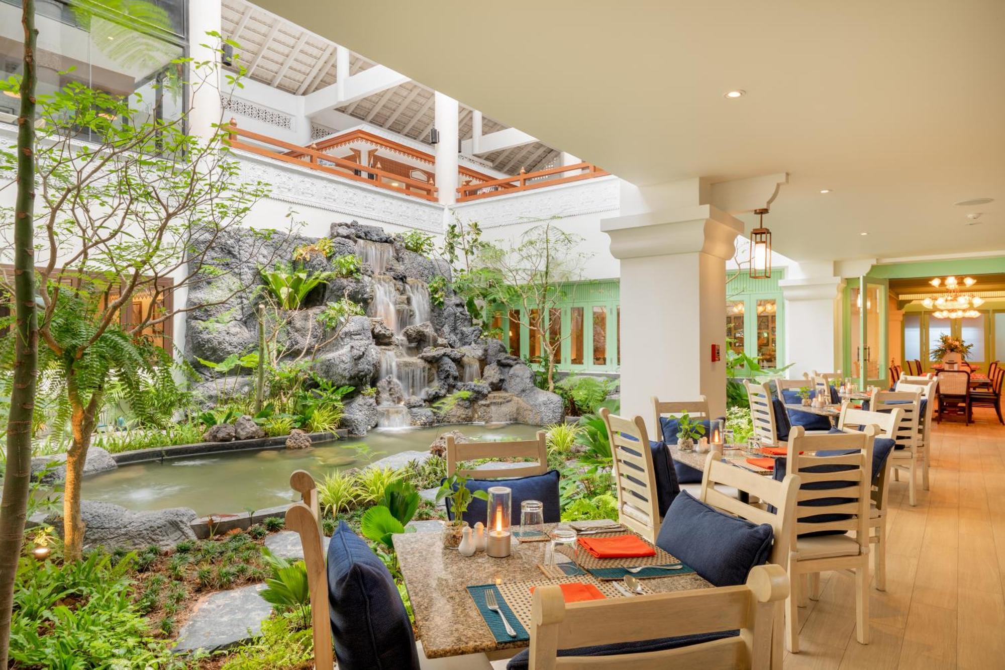 Thavorn Palm Beach Resort Phuket Karon Esterno foto